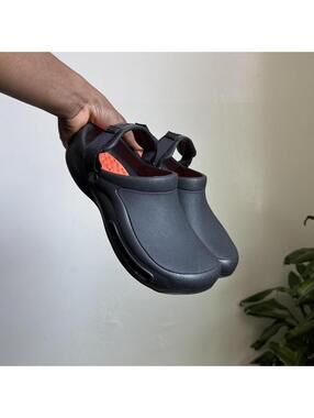 Crocs LiteRide 360 Clog in Black/Bright Orange Men’s 6 Women’s 8